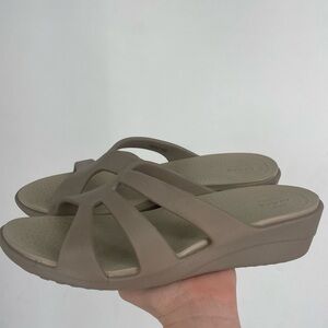 Crocs Sanrah Wedge Sandals Womens Size 9 Brown Comfort Slip On Outdoor Shoes